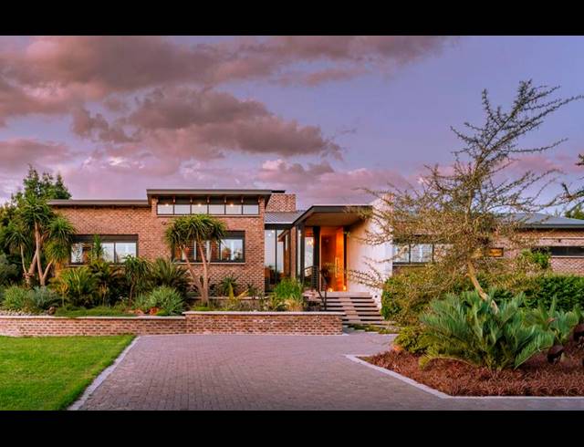 4 BEDROOM HOUSE FOR SALE IN BEAULIEU